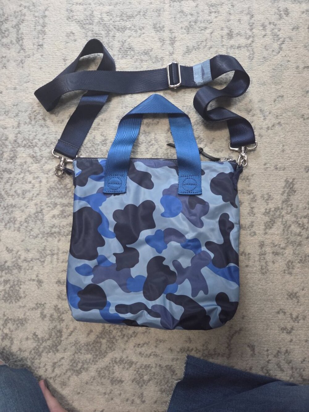 Shortylove Crossbody - Picture 2 of 3
